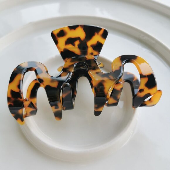 Black Brown Tortoise Shell Wave Striped Hair Claw Clip - Picture 1 of 3